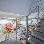 Villa met magazijn