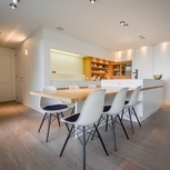 Villa met magazijn