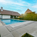 Villa met magazijn