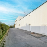 Villa met magazijn