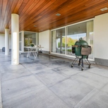 Villa met magazijn