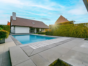 Villa met magazijn